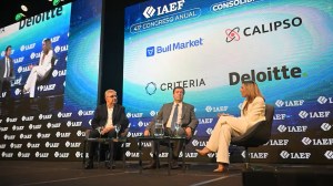 El gobernador Weretilneck habló de apoyo al «gobierno Nacional» en una charla ante ejecutivos de finanzas