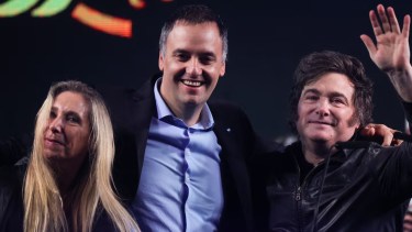 Milei evitó una despedida pública de Adorni y solo reposteó los mensajes de Karina Milei y Patricia Bullrich