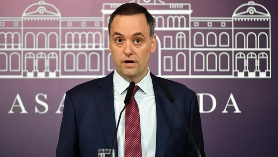 Milei busca cerrar la crisis por Adorni y analiza relanzar las conferencias de prensa.