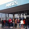 Imagen de Transporte para personas con discapacidad: largas filas de espera en Anses por el beneficio de SUBE