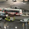 Imagen de Fatal accidente en Mar del Plata: un colectivo subió a la rambla y mató a una mujer, hay al menos 6 heridos