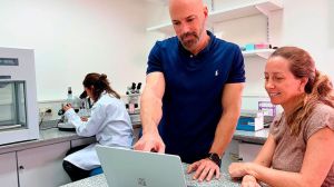 Una tecnología argentina aumentó un 16% los embriones transferibles en tratamientos de fertilización in vitro