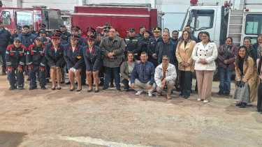 Día Nacional del Bombero Voluntario: Añelo conmemoró la fecha junto a cuarteles de la región