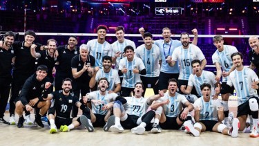 Con la vuelta de Agustín Loser, Argentina logró su primer triunfo en la VNL 2026