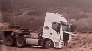 Choque fatal en la Ruta 22: murió un joven al chocar contra un camión cerca de Cutral Co