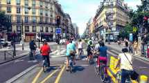 Imagen de Cómo París destronó a los automóvilesy recuperó las calles para ciclistas y peatones