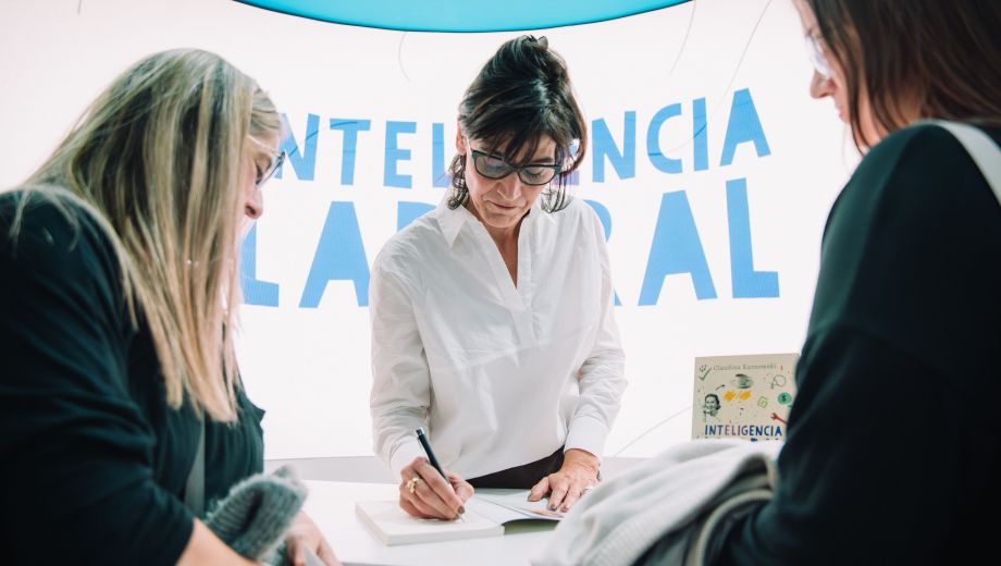 Claudina presenta "Inteligencia Laboral" este viernes a las 18.30 en Bariloche. Foto: gentileza