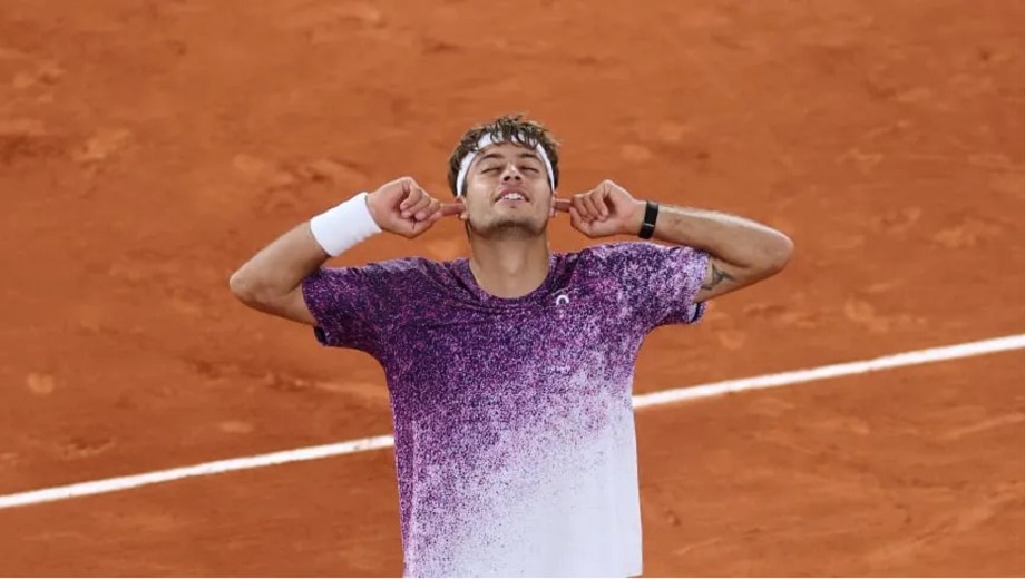 Flavio Cobolli jugará la final de Roland Garros tras la baja de Matteo Arnaldi, en semifinales.