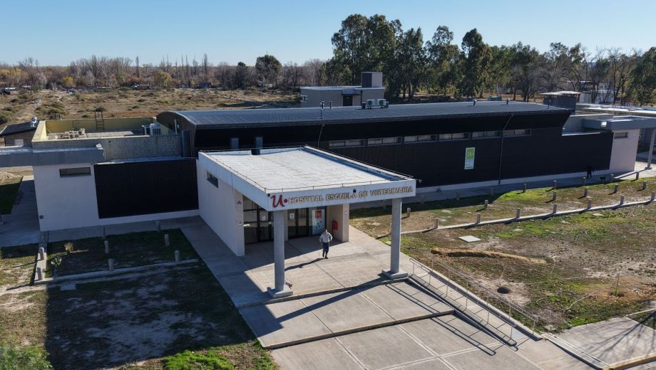 El Hospital Escuela funciona con atención por turno y prioridad para las actividades de formación. Foto: Franco Urchipía. 