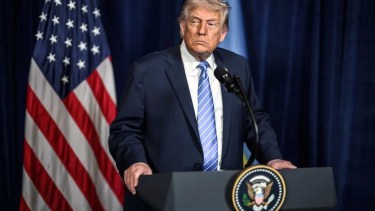 Donald Trump suspendió el ataque contra Irán pero advirtió que continuará el bloqueo naval