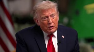 «Debemos responder»: Donald Trump apuntó contra Irán tras el derribo de un helicóptero en el estrecho de Ormuz