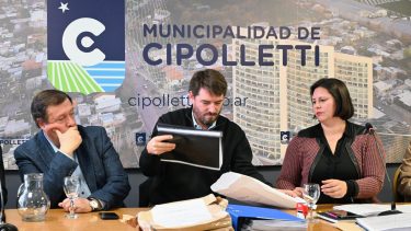 Cinco empresas pujan por la obra de 146 cuadras de asfalto en Cipolletti con ofertas que superan los $7.000 millones