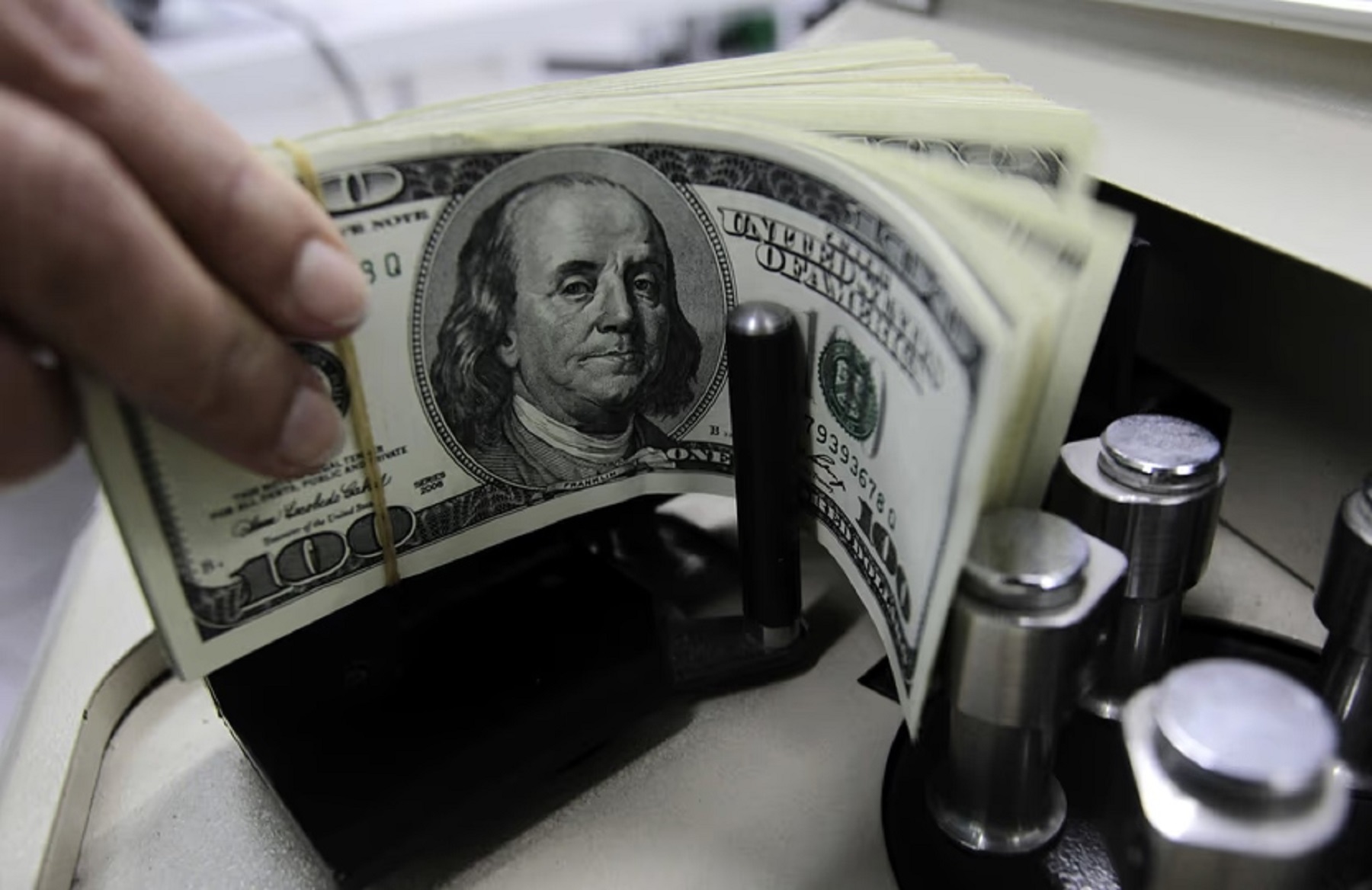 Proyección del dólar a $1.800 para 2026 impulsada por exportaciones y aranceles