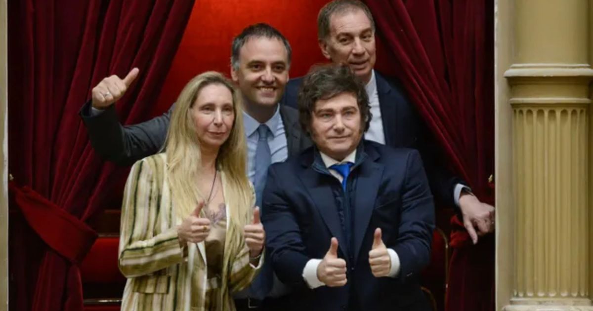 Javier Milei rompió el silencio sobre la llegada de Santilli y aseguró que Adorni es "inocente": qué dijo de su cargo en YPF