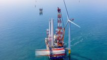 Imagen de Pintar de rojo las turbinas: la innovación danesa que busca resolver uno de los mayores desafíos de la energía eólica