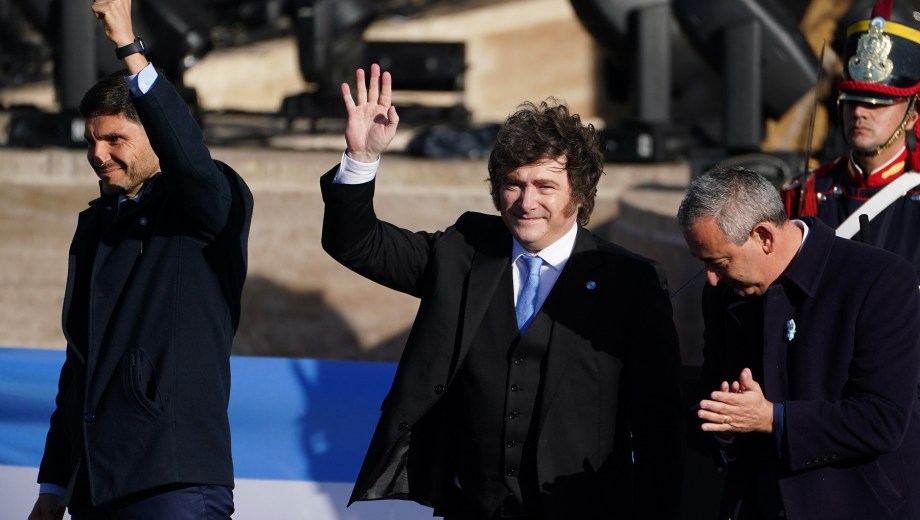 Javier Milei encabezó el acto oficial por el Día de la Bandera en Rosario: "¡Viva la Patria!"