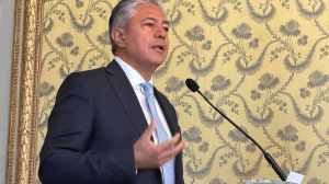 Rolando Figueroa en España: dijo que Neuquén «no quiere ser la cantera del mundo» y dio datos del GNL