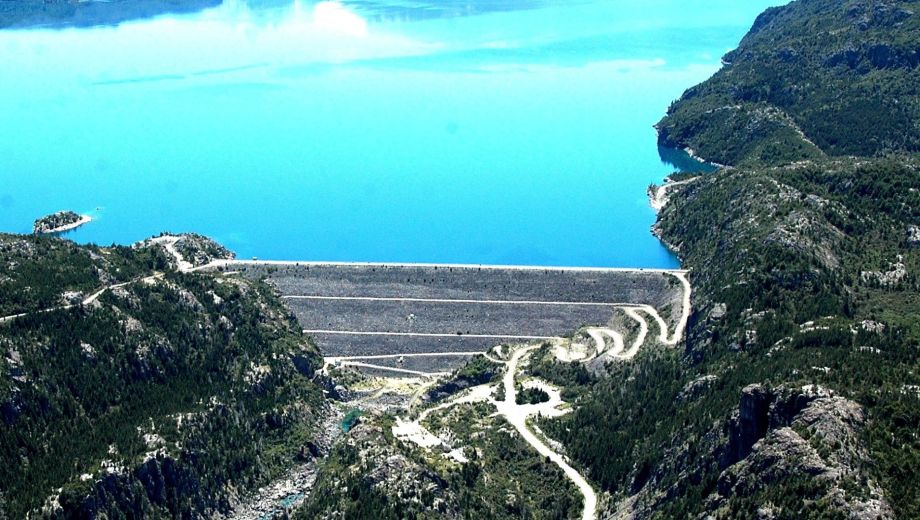 Nación extiende hasta diciembre la operación de una central hidroeléctrica clave de Chubut