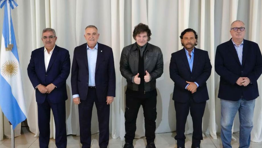 Javier Milei y gobernadores aliados
