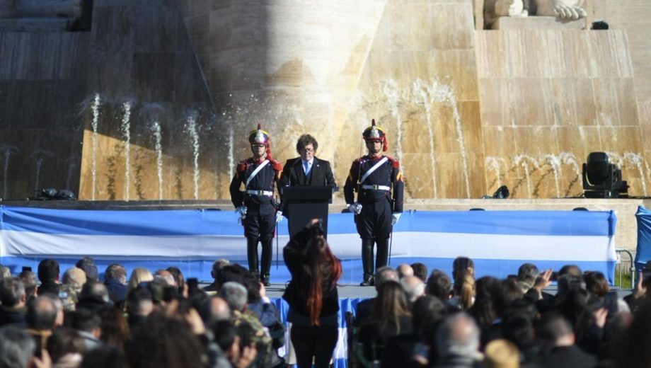 Javier Milei encabezó el acto oficial por el Día de la Bandera. Foto: Presidencia de la Nación.