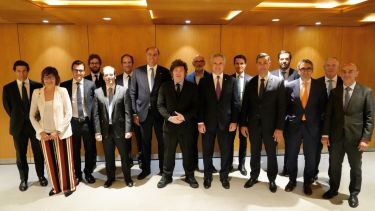 Tras recibir una medalla de honor y respaldar a Manuel Adorni, Javier Milei se reunió con empresarios e inversores españoles