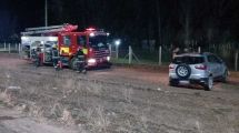 Imagen de Fuerte vuelco sobre la Ruta 7 en Centenario: el conductor iba alcoholizado y la acompañante resultó herida