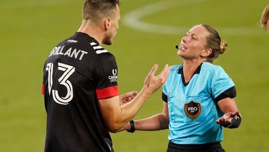 Tori Penso será la referí en el duelo ante República Checa y Sudafrica.