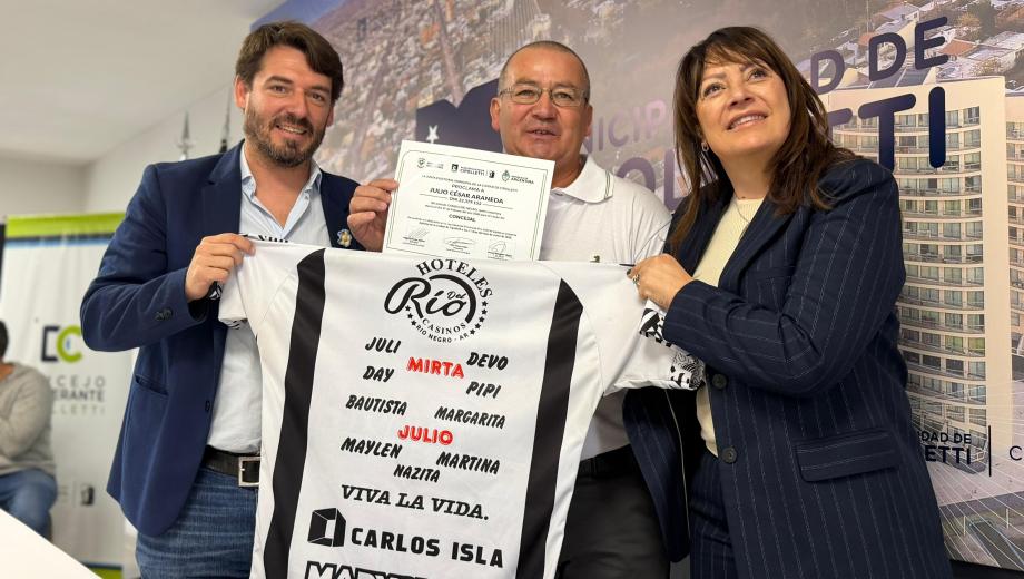 El intendente Rodrigo Buteler participó de la asunción. Foto: municipio de Cipolletti.