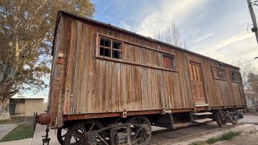 Rodrigo Buteler anunció un nuevo polo gastronómico en los históricos vagones del ferrocarril de Cipolletti