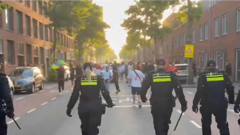 Hubo enfrentamientos, intervención policial y camiones hidrantes en la ciudad de La Haya tras la clasificación de Marruecos a los octavos de final.