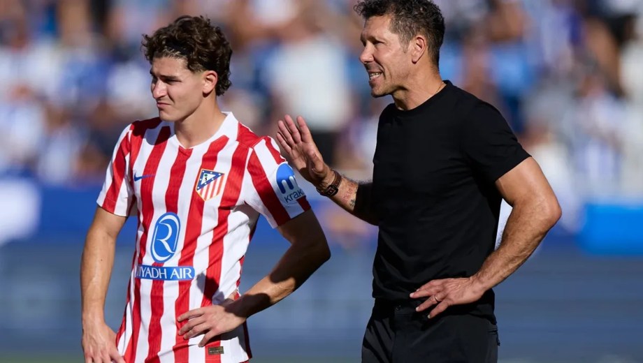 El Cholo Simeone pidió la salida de Julián Álvarez en el actual mercado, según medios españoles.