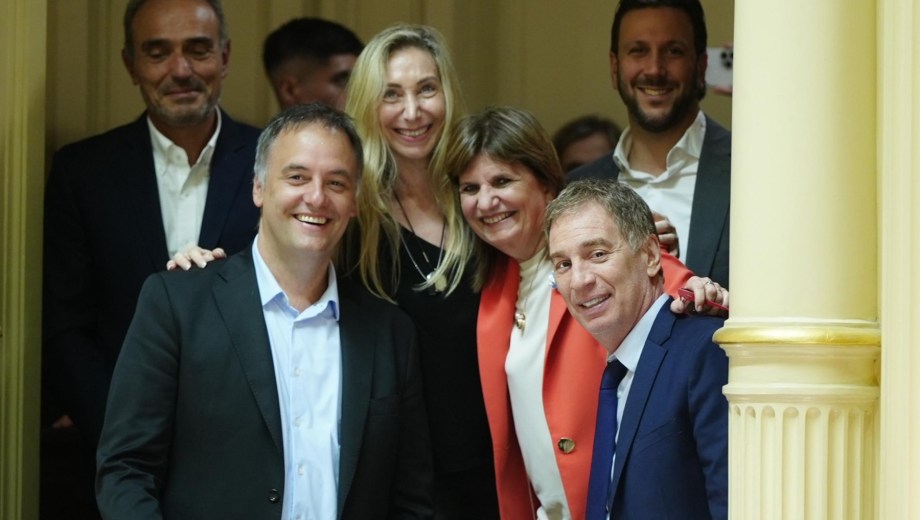 La Secretaria de la Presidencia respaldó al renunciante Jefe de Gabinete. 