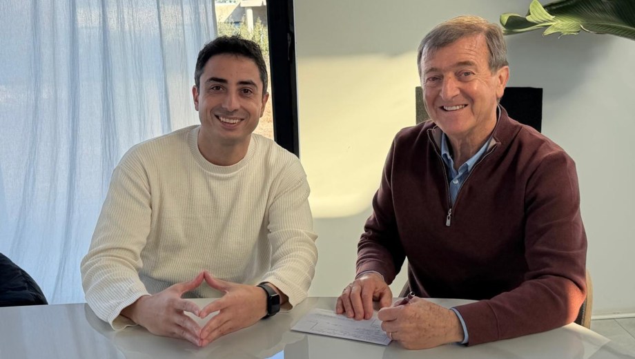 Enzo Fullone y Aníbal Tortoriello durante este lunes en Roca. 