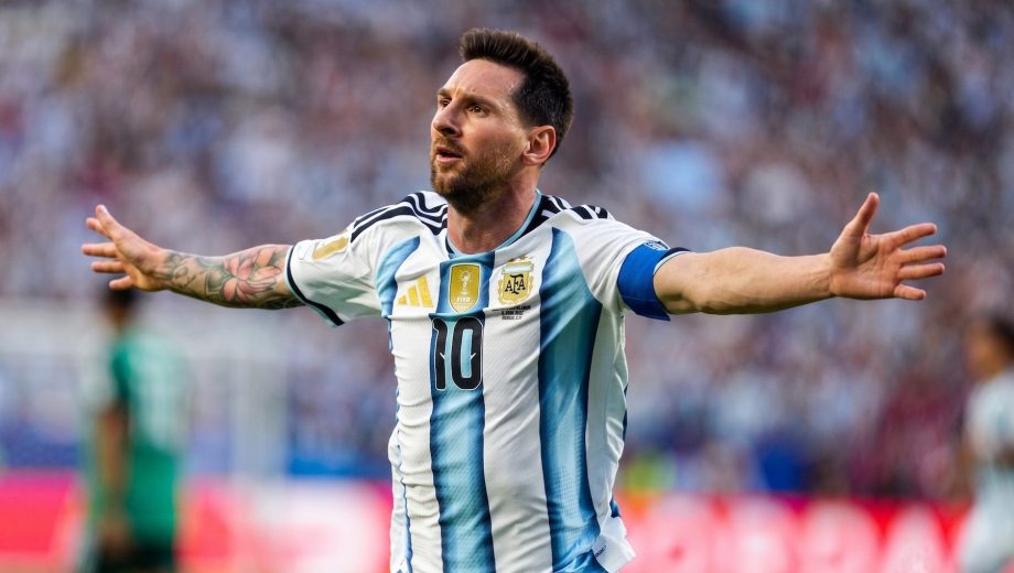 Llevate un póster de Lionel Messi este jueves 18 con la edición especial de Podio Mundial de Diario RÍO NEGRO. (Foto: gentileza)