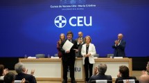 Imagen de Javier Milei recibió una medalla de honor en España y afirmó que hoy en Argentina «un tercio de los chicos dejó de ser pobre»