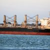 Imagen de VMOS: el buque MV Athanasia llegó al puerto de San Antonio Oeste para comenzar la descarga de más de 700 tubos de acero