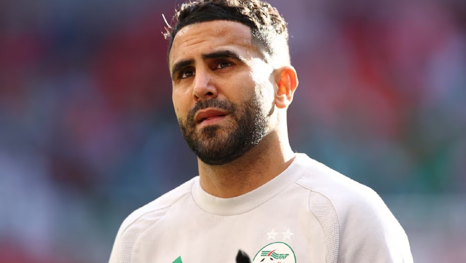Petkovic reservó a Mahrez para el banco de suplentes, con la apuesta por jugadores de mayor ritmo competitivo. 