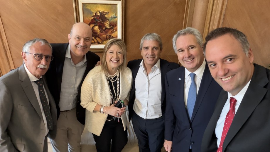 Reclamaron al presidente, Javier Milei, que aparte del cargo al jefe de Gabinete.
