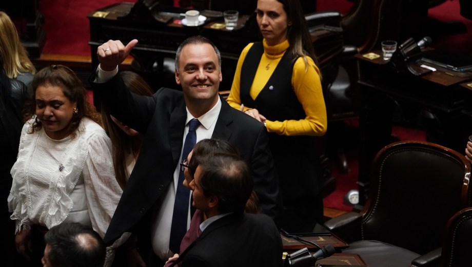 Bajo la lupa: el fiscal federal Gerardo Pollicita requirió con carácter de urgencia las presentaciones patrimoniales de Adorni y su esposa ante la Oficina Anticorrupción. (Foto: Clarín Fotografía).