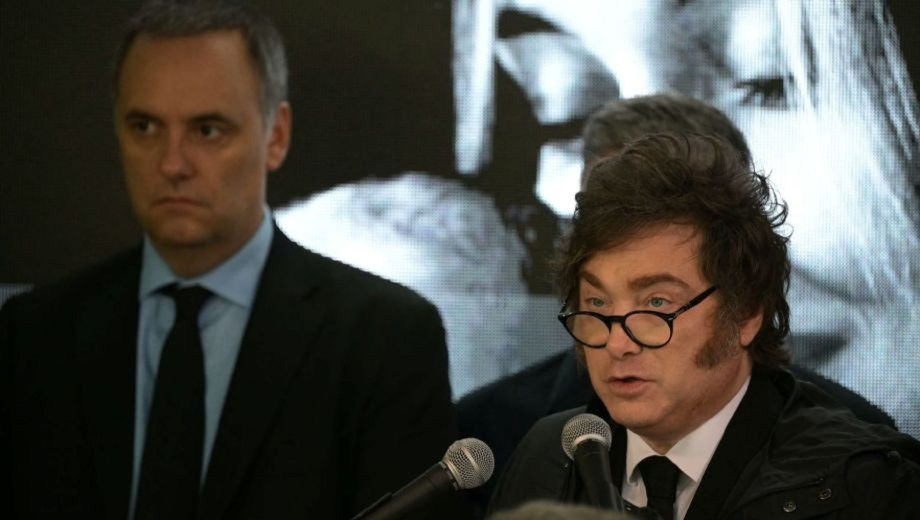 Javier Milei volvió a respaldar a Manuel Adorni. 