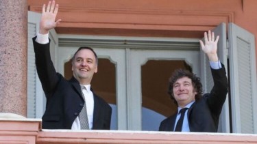 Javier Milei sostiene a Manuel Adorni mientras crecen las tensiones dentro y fuera del oficialismo