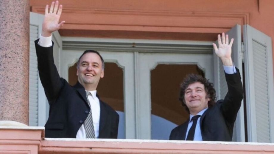 El Gobierno no logra cerrar la crisis política que rodea a Manuel Adorni.