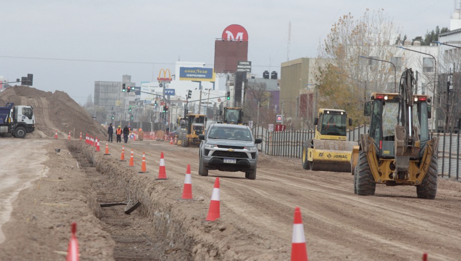 La vieja ruta 22 se transforma en avenida urbana (foto Oscar Livera) 