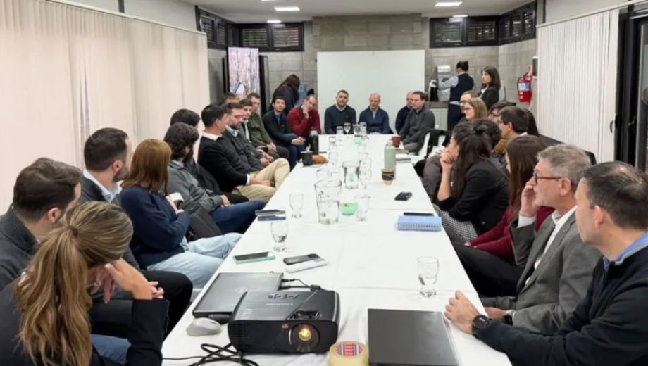 Desde el EPEN se destacó la importancia del trabajo conjunto entre distribuidoras eléctricas de distintas provincias. Foto: gobierno de Neuquén.