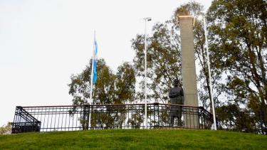 Un lugar para la memoria de Neuquén: restauraron el mausoleo de Manuel Olascoaga