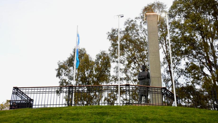 El mausoleo fue construido en 1981 por Atilio Morosín. Foto: Matías Subat.