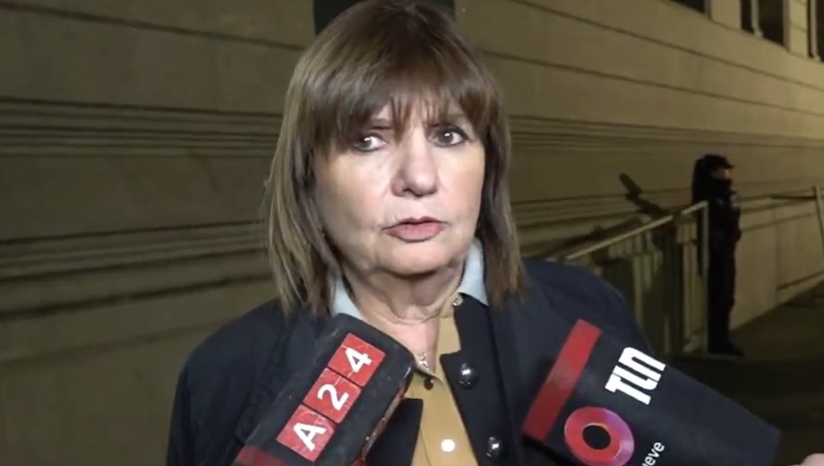 Bullrich aseguró que Milei no ve motivos para desplazar a Adorni.