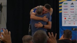 Scaloni vivió un reencuentro emotivo con Martín Palermo en la conferencia previa al debut de Argentina en el Mundial