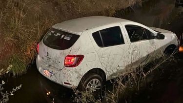 Robó un auto mientras la dueña compraba en Cipolletti, escapó y fue recuperado tras un operativo