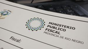 Imputaron a un hombre de Bariloche por amenazar de muerte a su pareja con un cuchillo y dañar una vivienda